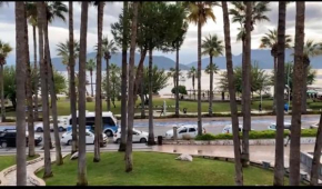 Marmarisin Tam Kalbinde Denize Sıfır Ücretsiz Plaj